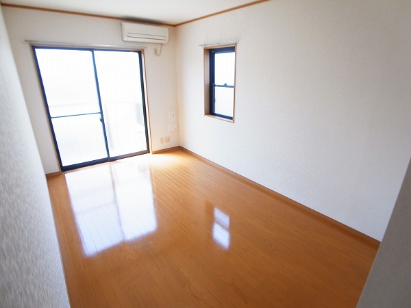 アムール右京 リビング