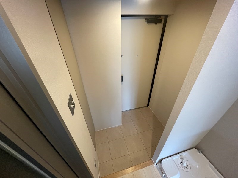 ART APARTMENT IN Ootaka-no-Mori 玄関