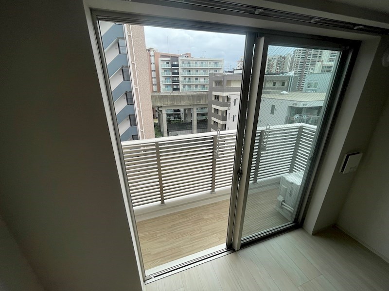 ART APARTMENT IN Ootaka-no-Mori ベランダ