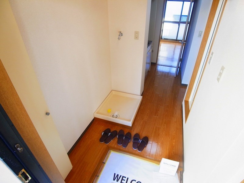 Ｇ・ＭウエストハイツB 玄関