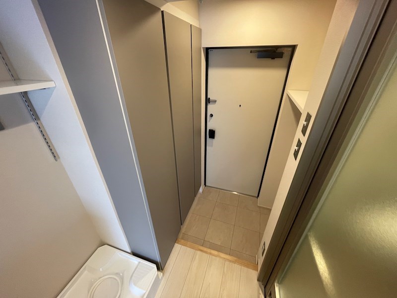 ART APARTMENT IN Ootaka-no-Mori 玄関