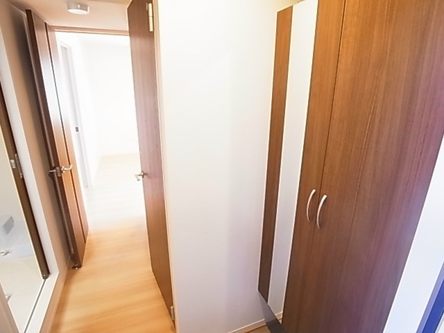 メルヴェイユおおたかの森 玄関