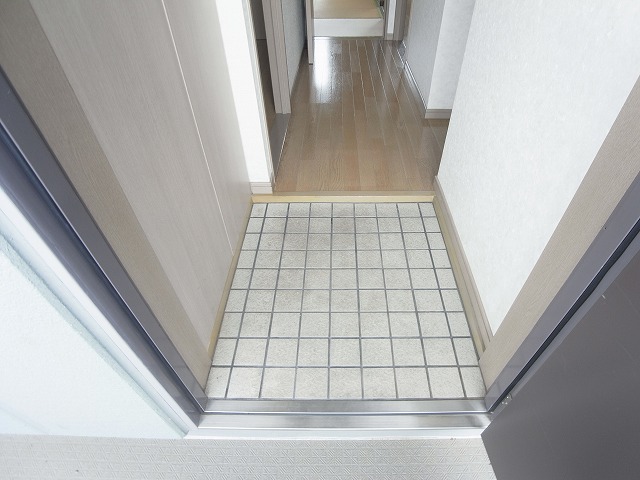 メゾンエスポワール 玄関
