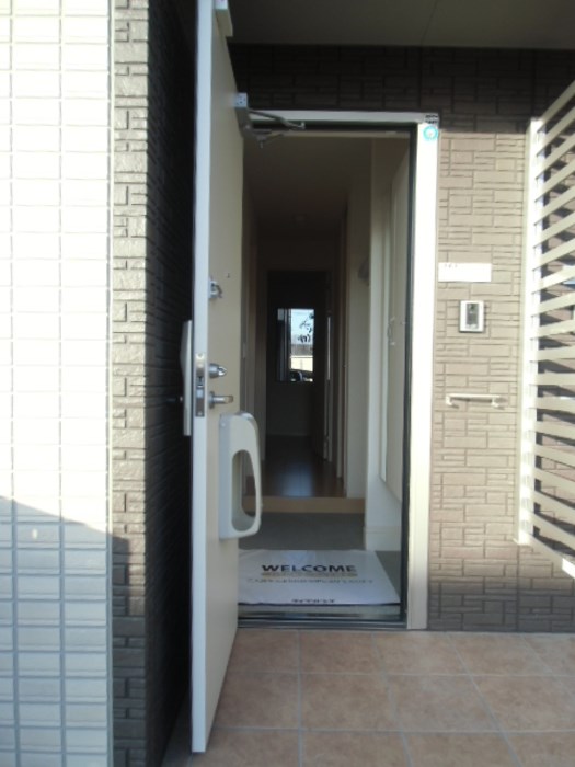 ソレイユＢ 玄関