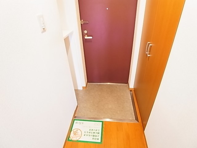 ルネ　シェスタ 玄関