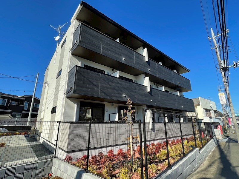 シャイニー 102号室 外観