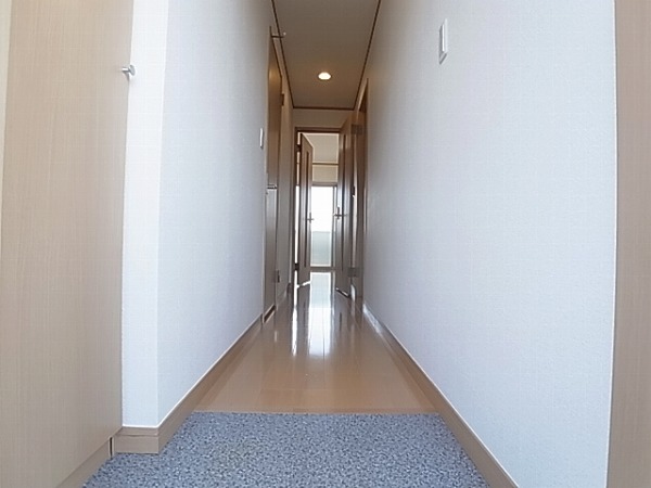 クレール流山おおたかの森 玄関