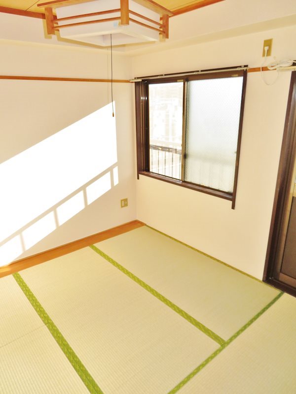 八田ビル ベッドルーム