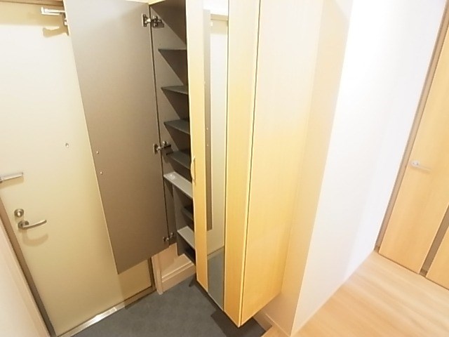 カサミエント  玄関