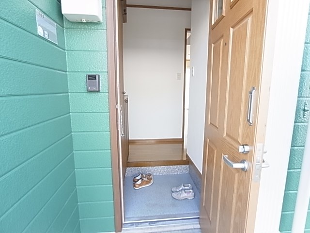 クレストール弐番館  玄関