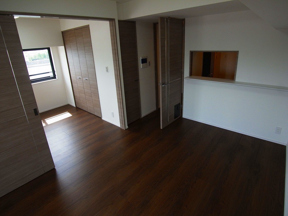 ジェノヴィア王子神谷スカイガーデン リビング