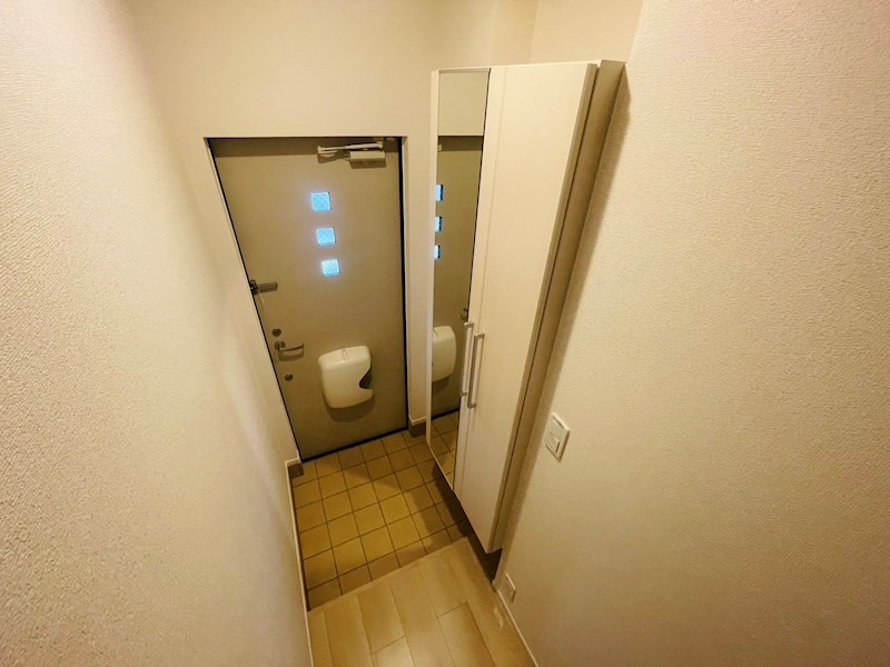 花水木の里C 玄関