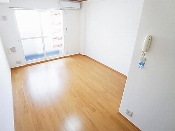 エバーグリーン本宿 リビング