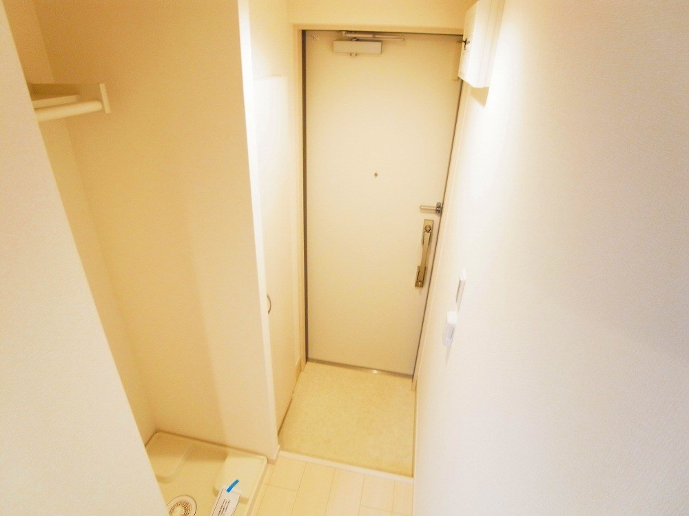 リブリ・Ｊｕｎｅ　ＫＡＬＵＮＡＳＩＡ 玄関