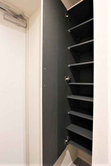 メゾンボヌール 玄関