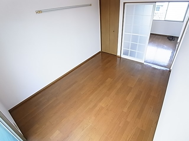 サニーガーデン ベッドルーム