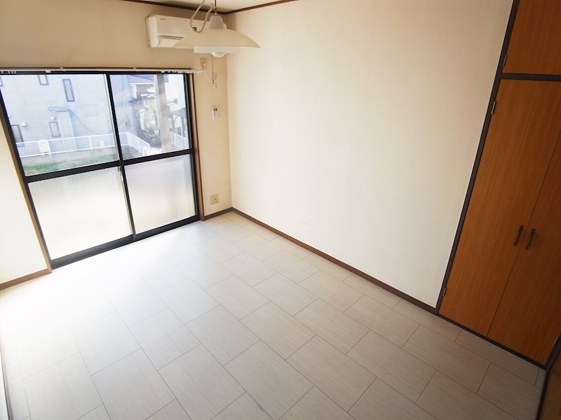 雅弐番館 ベッドルーム