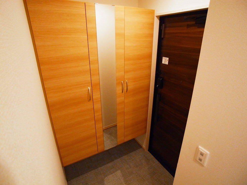 シャトレー  玄関