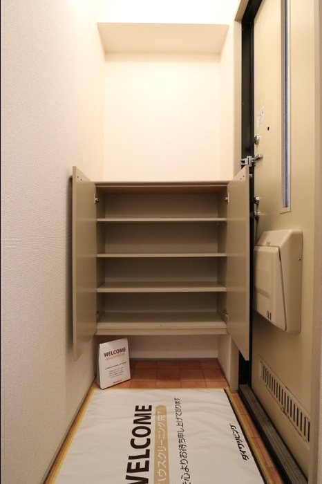 ロイヤルガーデン・サウスA 玄関