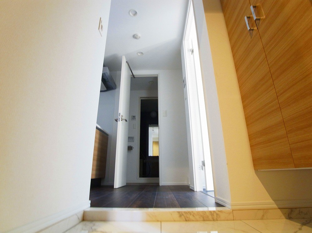 クレストタップ綾瀬 玄関