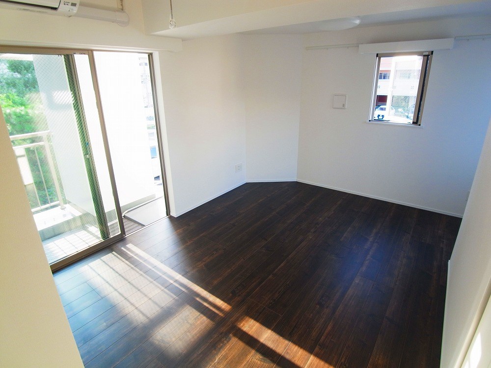 クレストタップ綾瀬 リビング