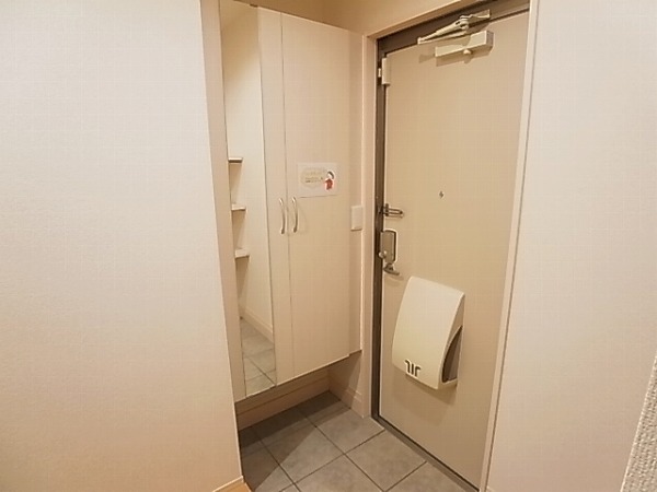 サニーウェルＢ 玄関