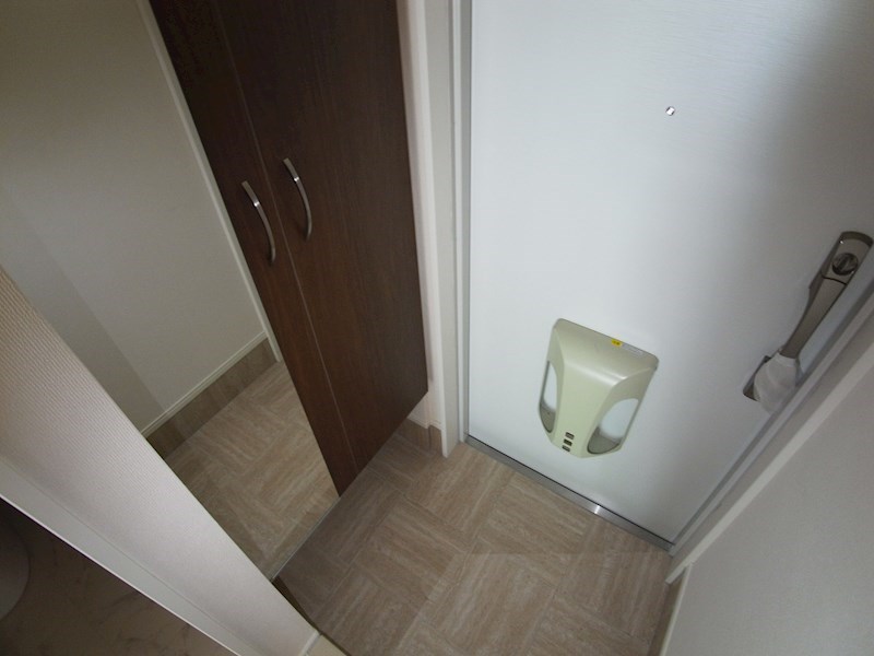 インペリアル・M 玄関