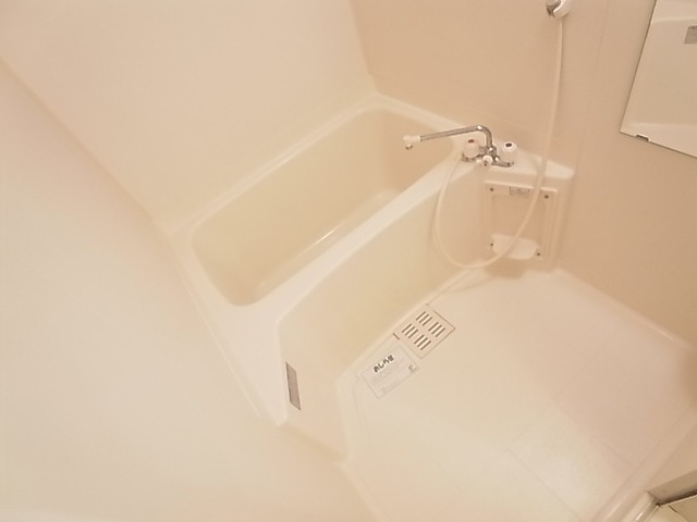 サンヴィレッヂ伍番館  風呂画像