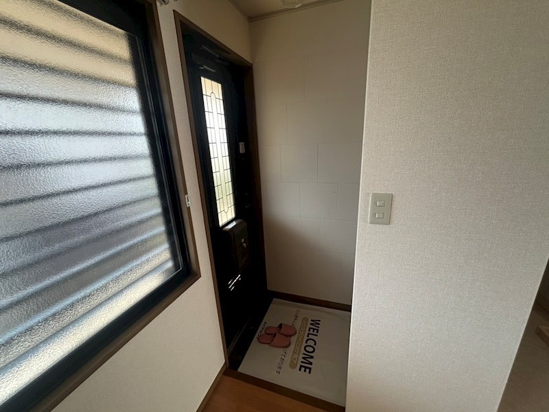 ロイヤルヒルズ東山 玄関
