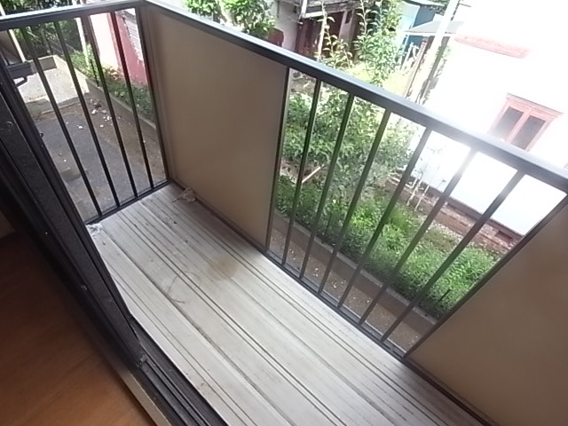 ロイヤルヒルズ東山 ベランダ
