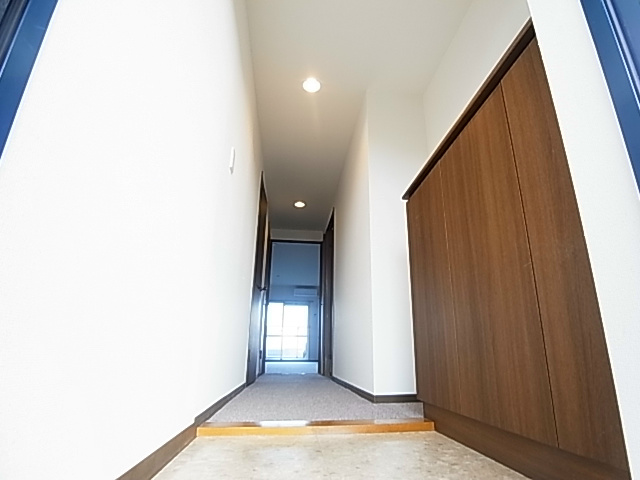 白井ロジュマン 玄関