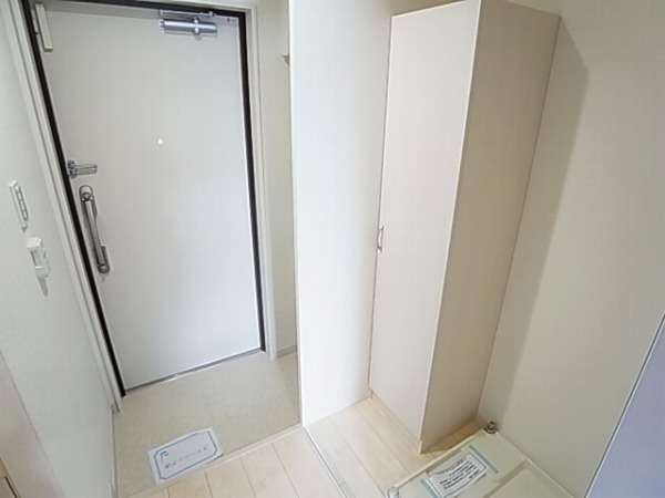 リブリ・柏中央 玄関