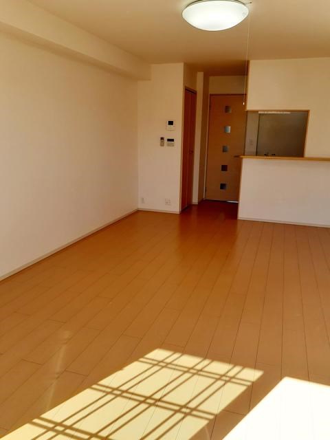 イーストヒルⅡ  リビング