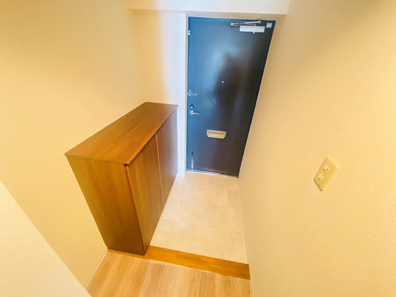 白井ロジュマン 玄関