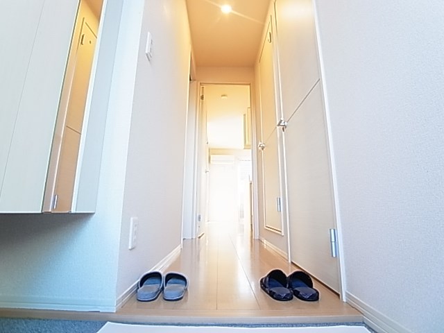 フローラ（西伊興） 玄関