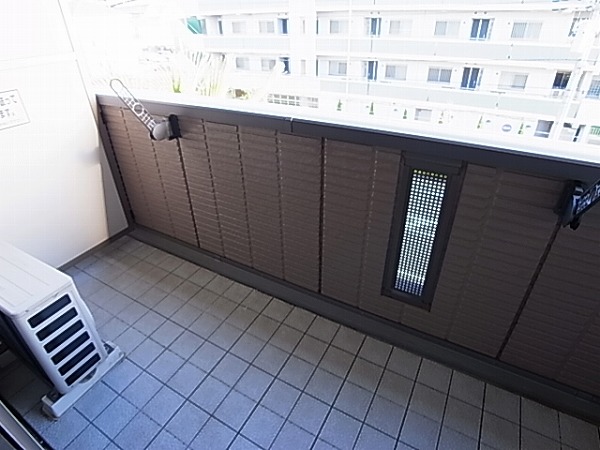 ラフィネおおたかの森  ベランダ