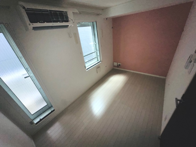 Amitie Ojikamiya リビング