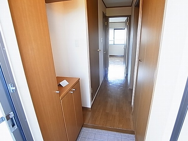 サンライズ西原 玄関