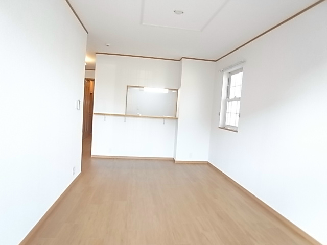 メイ・リリー リビング