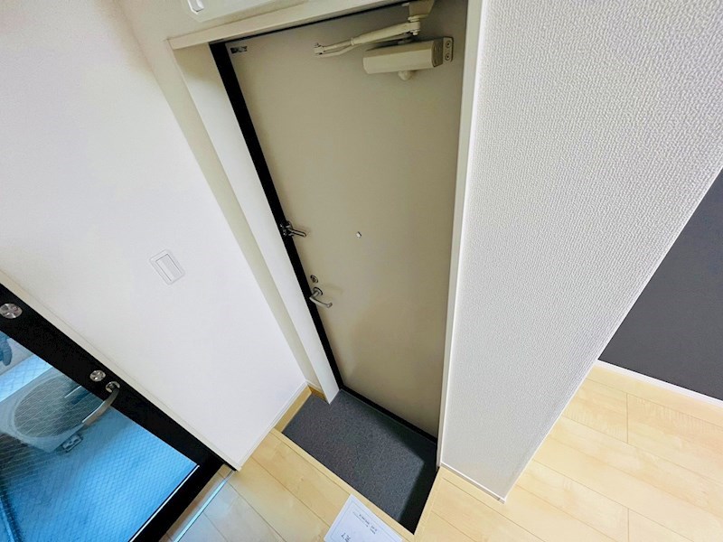 アルビネスコート 玄関