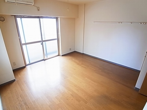 ラティニア リビング