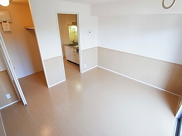 エヴァー リビング