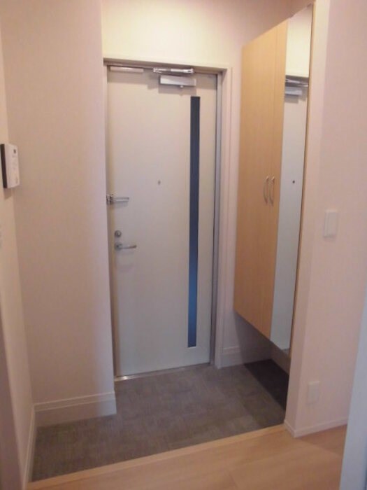 メゾン・ド・ノールおおたか 玄関