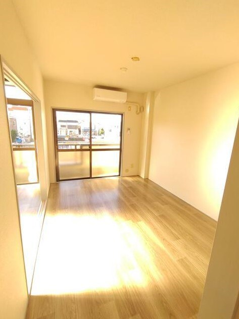 ＳＫビル拾壱番館 リビング