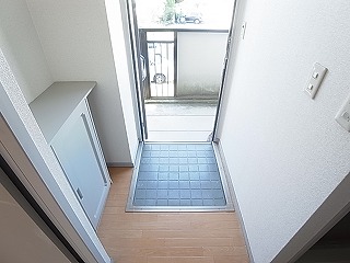 ポトリバＡ 玄関