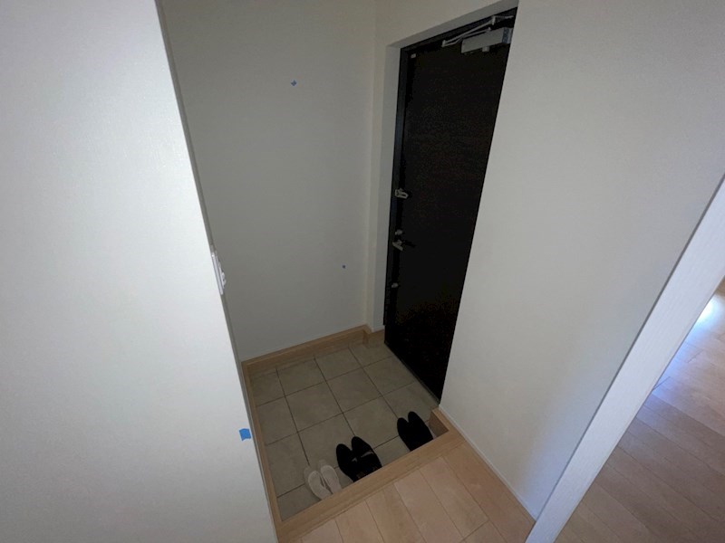 グルナディエ 玄関