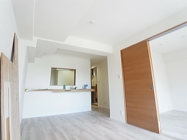 第一スカイハイツ足立 リビング