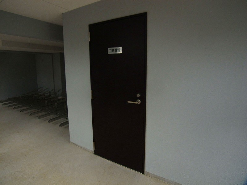 ペアパレス六町1号館 その他外観1