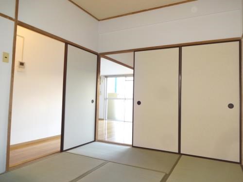 山口マンション ベッドルーム