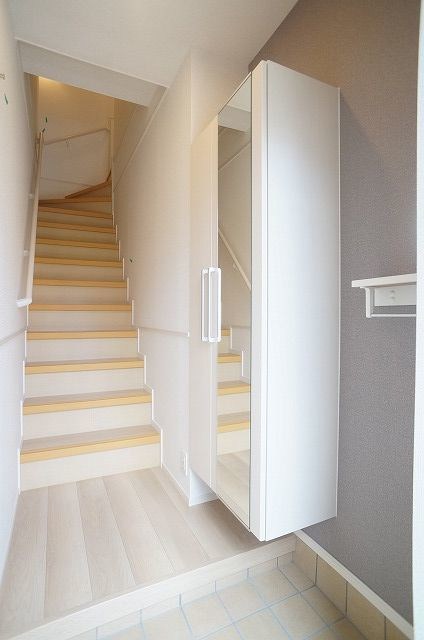 クローバーレジデンス 玄関